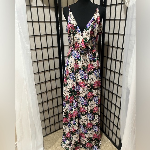 W A Y F MIDNIGHT FLORAL WRAP Maxi Dress with Strappy Back SIZE XL - Picture 1 of 11